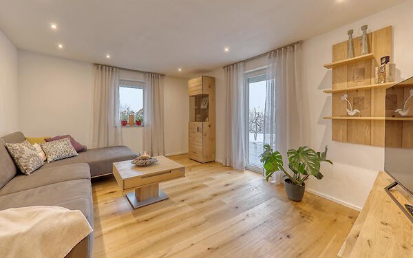Ferienwohnung mit große,, modernem Wohnzimmer im Bayerischen Wald